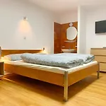 Апартаменты Haus Dora 3 Ahorn Майрхофен